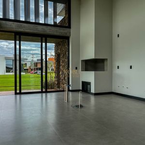 Casa de Condomínio com 250m², 4 dormitórios, 4 suítes, 2 vagas no Reserva das Águas em Torres para Comprar