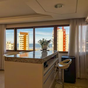 Apartamento com 212m², 3 dormitórios, 3 suítes, 2 vagas no L'essence em Torres para Comprar