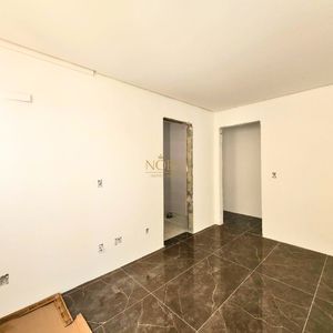 Apartamento com 119m², 3 dormitórios, 3 suítes, 2 vagas no La Vistara em Torres para Comprar
