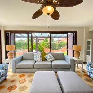 Casa com 518m², 5 dormitórios, 2 suítes, 2 vagas no bairro Praia Grande em Torres para Comprar