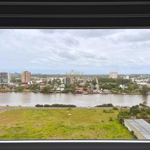 Apartamento com 91m², 2 dormitórios, 2 suítes, 2 vagas no Toronto em Torres para Comprar