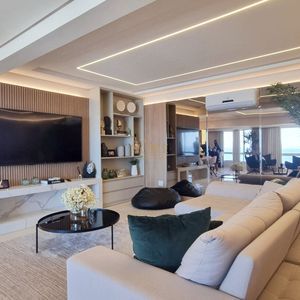 Apartamento com 249m², 4 dormitórios, 4 suítes, 4 vagas no Graziela em Torres para Comprar