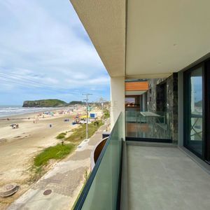 Apartamento com 138m², 3 dormitórios, 3 suítes, 3 vagas no Aura em Torres para Comprar