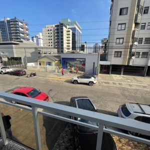 Casa com 500m², 7 dormitórios, 2 suítes, 2 vagas no bairro Centro em Torres para Comprar