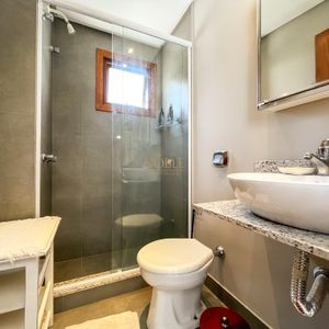 Apartamento com 131m², 3 dormitórios, 3 suítes, 1 vaga no Ilha de Córsica em Torres para Comprar