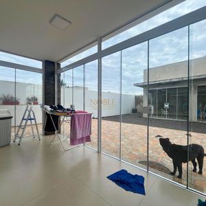 Casa com 180m², 3 dormitórios, 1 suíte, 4 vagas no bairro Novo Passo em Passo de Torres para Comprar