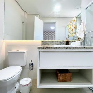 Apartamento com 249m², 4 dormitórios, 4 suítes, 2 vagas no Graziela em Torres para Comprar