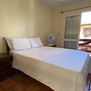 Casa, 1 dormitório, 1 vaga no residencial dona alvina em Torres para Comprar