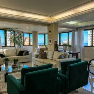 Apartamento com 212m², 3 dormitórios, 3 suítes, 2 vagas no L'essence em Torres para Comprar