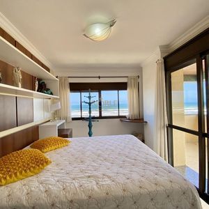 Apartamento com 110m², 3 dormitórios, 1 suíte, 1 vaga no Costa Leste em Torres para Comprar