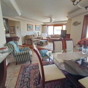 Apartamento com 142m², 3 dormitórios, 1 suíte, 2 vagas no Torre de La Cité em Torres para Comprar