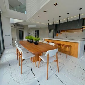 Casa de Condomínio com 591m², 5 dormitórios, 5 suítes, 2 vagas no Ocean Side em Torres para Comprar