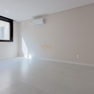 Cobertura com 220m², 3 dormitórios, 3 suítes, 2 vagas no Dona Iris em Torres para Comprar