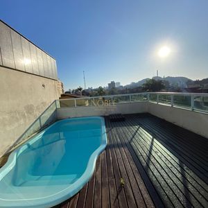 Sobrado com 127m², 3 dormitórios, 1 suíte, 1 vaga no Ilhas Travertino em Torres para Comprar