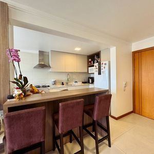 Apartamento com 90m², 2 dormitórios, 1 suíte, 1 vaga no Edifício San Dilin em Torres para Comprar