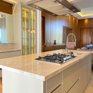 Casa com 230m², 3 dormitórios, 3 suítes, 4 vagas no Reserva das Águas em Torres para Comprar