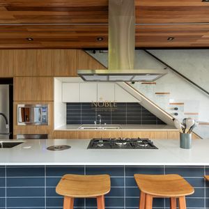 Casa de Condomínio com 244m², 4 dormitórios, 4 suítes, 2 vagas no Condomínio Ilhas Park em Torres para Comprar