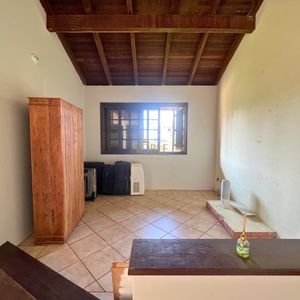 Casa, 6 dormitórios, 1 suíte, 4 vagas no bairro Stan em Torres para Comprar