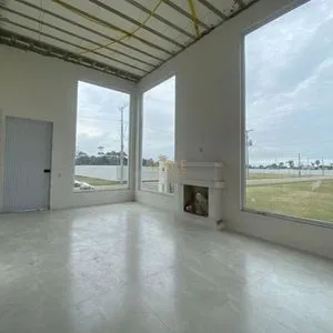 Casa com 161m², 3 dormitórios, 3 suítes, 2 vagas no Lake Cond. Resort em Torres para Comprar