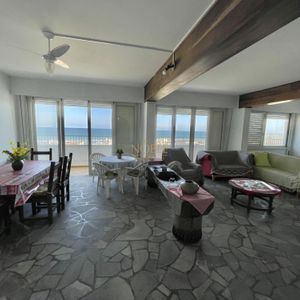 Apartamento com 236m², 4 dormitórios, 1 suíte, 1 vaga no Panorama em Torres para Comprar