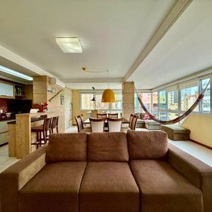 Apartamento com 118m², 3 dormitórios, 1 suíte, 2 vagas no Splendor em Torres para Comprar