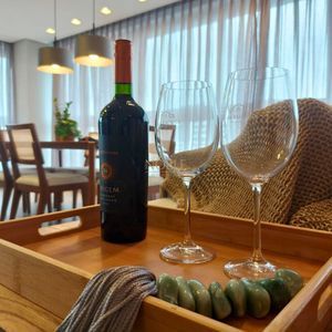 Apartamento com 102m², 3 dormitórios, 1 suíte, 2 vagas no Maui Residencial em Torres para Comprar