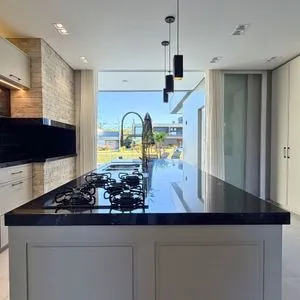 Casa de Condomínio com 206m², 4 dormitórios, 4 suítes, 2 vagas no Reserva das Águas em Torres para Comprar