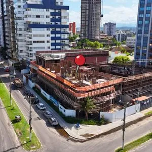 Cobertura com 465m², 4 dormitórios, 4 suítes, 2 vagas no Legend em Torres para Comprar