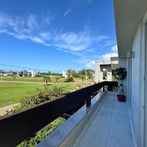 Casa de Condomínio com 280m², 4 dormitórios, 4 suítes, 4 vagas no Ocean Side em Torres para Comprar
