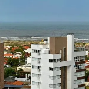 Apartamento com 70m², 2 dormitórios, 1 suíte, 1 vaga no Toronto em Torres para Comprar