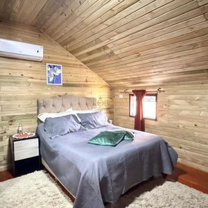 Casa com 300m², 4 dormitórios, 1 suíte no bairro Getúlio Vargas em Torres para Comprar