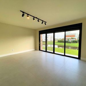 Casa de Condomínio com 192m², 3 dormitórios, 3 suítes, 2 vagas no Reserva das Águas em Torres para Comprar