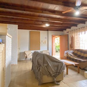 Casa com 152m², 3 dormitórios, 1 suíte, 4 vagas no bairro Praia da Cal em Torres para Comprar