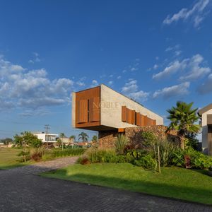 Casa de Condomínio com 244m², 4 dormitórios, 4 suítes, 2 vagas no Condomínio Ilhas Park em Torres para Comprar