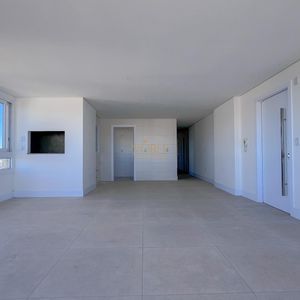 Apartamento com 130m², 3 dormitórios, 1 suíte, 2 vagas no Monterrey em Torres para Comprar