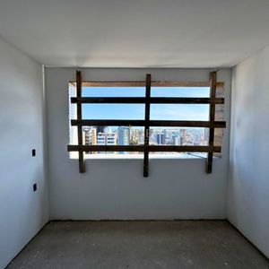 Apartamento com 98m², 2 dormitórios, 2 suítes, 2 vagas no Punta Del Sole em Torres para Comprar