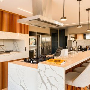 Casa de Condomínio com 375m², 4 dormitórios, 4 suítes, 2 vagas no Condomínio Ilhas Park em Torres para Comprar