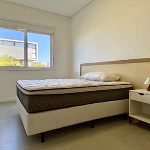 Casa de Condomínio com 290m², 4 dormitórios, 2 suítes, 2 vagas no Ocean Side em Torres para Comprar