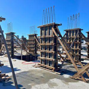 Apartamento com 95m², 2 dormitórios, 1 suíte, 2 vagas no Santo Carlo em Torres para Comprar