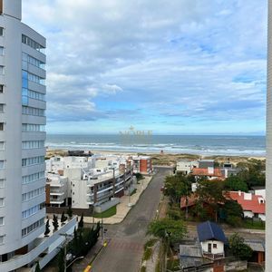 Apartamento com 180m², 3 dormitórios, 1 suíte, 2 vagas no Debret em Torres para Comprar