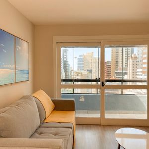 Duplex com 330m², 4 dormitórios, 1 suíte, 2 vagas no Marimar em Torres para Comprar