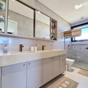 Casa de Condomínio com 350m², 3 dormitórios, 3 suítes, 2 vagas no Reserva das Águas em Torres para Comprar