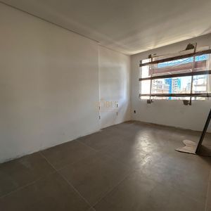 Apartamento com 130m², 4 dormitórios, 4 suítes, 2 vagas no Mirage em Torres para Comprar
