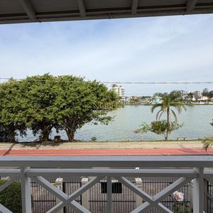 Casa com 252m², 5 dormitórios, 1 suíte, 2 vagas no bairro Centro em Torres para Comprar