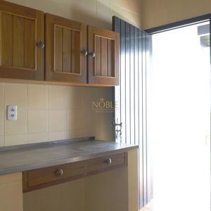 Casa com 260m², 5 dormitórios, 1 suíte, 2 vagas no bairro Praia Grande em Torres para Comprar