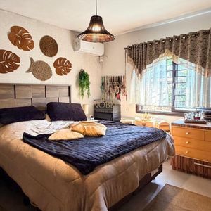 Casa com 240m², 4 dormitórios, 1 suíte, 3 vagas no bairro Praia da Cal em Torres para Comprar