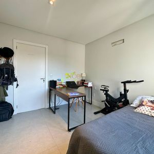 Sobrado com 93m², 2 dormitórios, 2 suítes, 1 vaga no bairro Morada das Palmeiras em Torres para Comprar