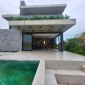 Casa de Condomínio com 390m², 4 dormitórios, 4 suítes, 2 vagas no Reserva das Águas em Torres para Comprar