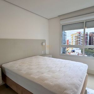 Apartamento com 120m², 4 dormitórios, 1 suíte, 2 vagas no Michelângelo em Torres para Comprar