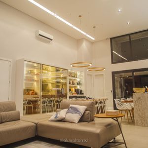 Casa de Condomínio com 200m², 4 dormitórios, 4 suítes, 2 vagas no Ocean Side em Torres para Comprar